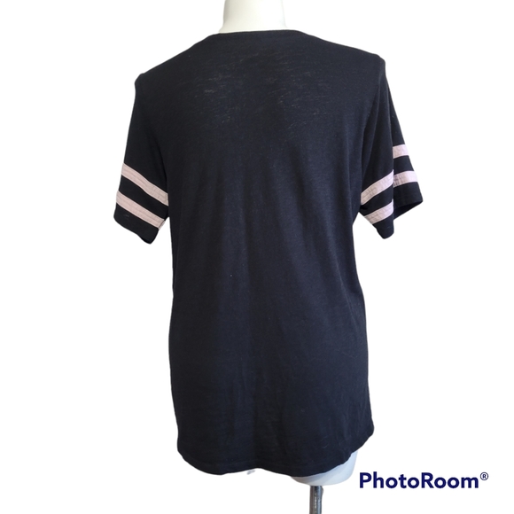 Torrid scoop neck Breast Cancer awareness tee - Picture 2 of 4